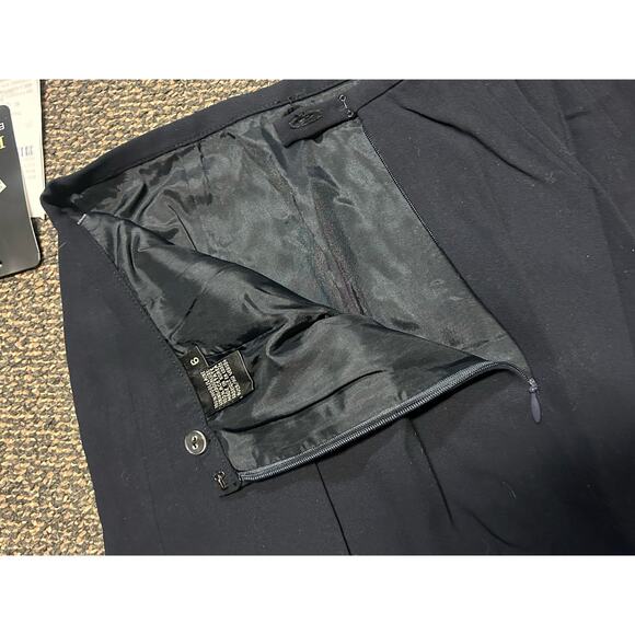 Carmen Marc Valvo Women's Black Beaded Blazer and Skirt Set, Size 6 - Picture 9 of 10